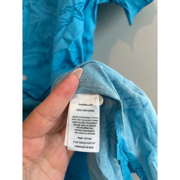 NWOT Chubbies Prey At The Bay Hammerhead Shark Button Down Shirt Blue Size M - Picture 4 of 5